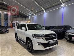 تۆیۆتا لاند کروزەر